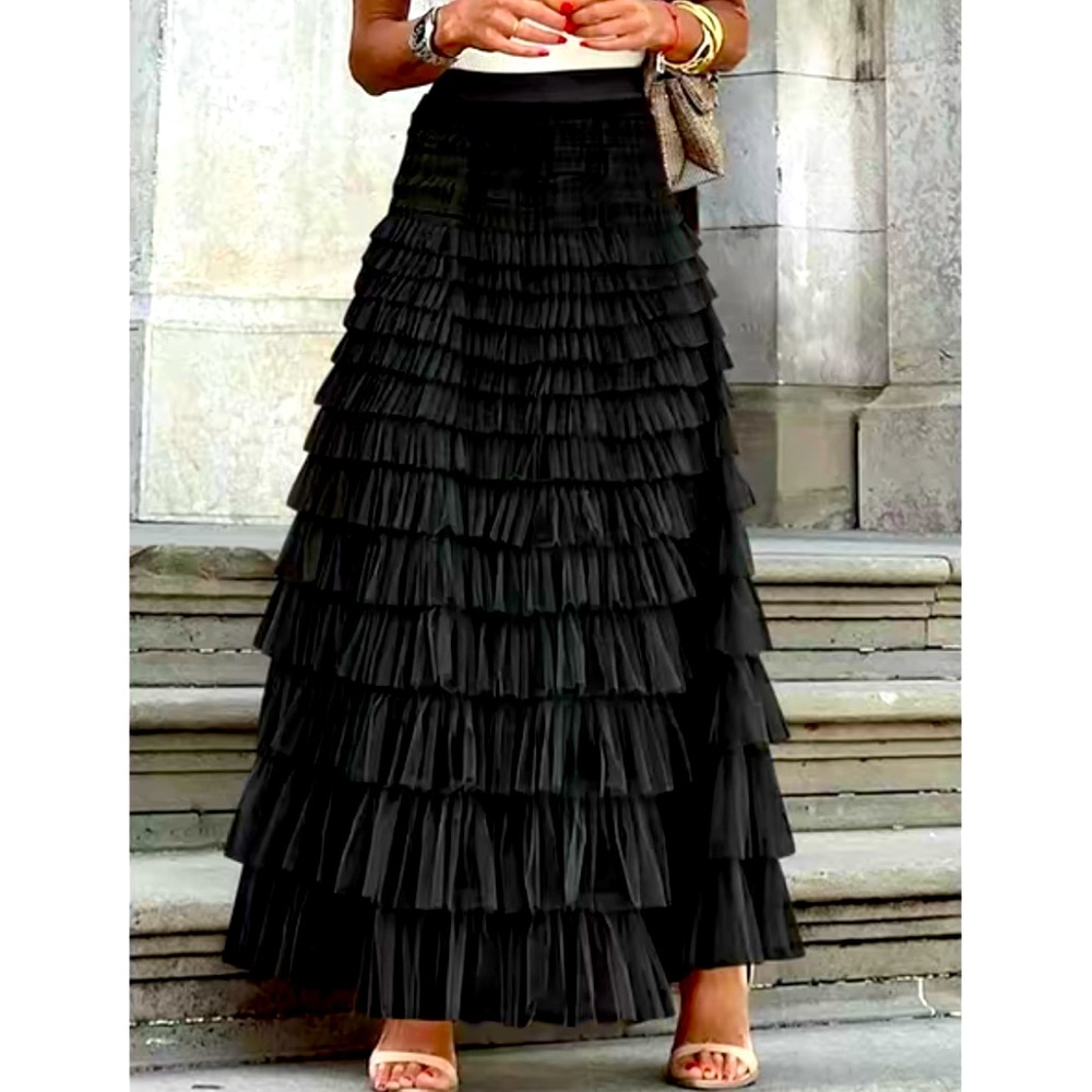 DREAMY MESH LAYERED MIDI SKIRT
High waist pull,
Black Size: Medium